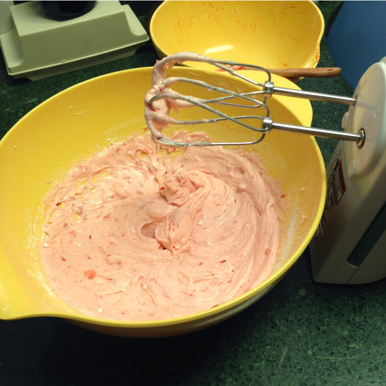 Beyond addictive homemade strawberry frosting #PreppyPlanner