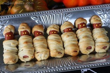 Ten Halloween Party Food Ideas - Mummy Dogs #PreppyPlanner