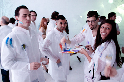 Paint Party: The guests are decked out in white and ready to paint #PreppyPlanner