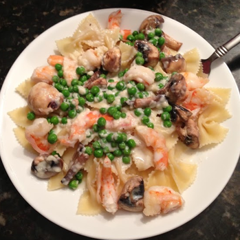 Another successful pinterest recipe completed! Creamy Shrimp Pasta with Mushrooms and Peas #PreppyPlanner
