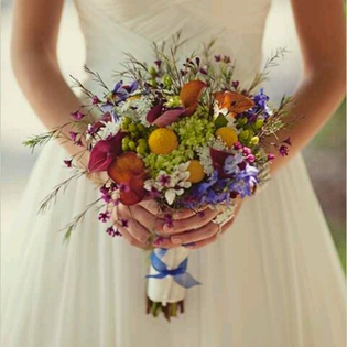 The Hip Wedding colorful wildflower bouquet #PreppyPlanner
