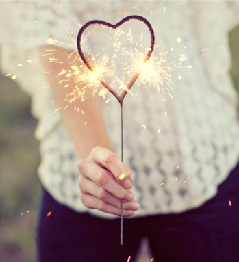 Valentine’s Sweetheart Wedding: heart shaped sparklers #PreppyPlanner