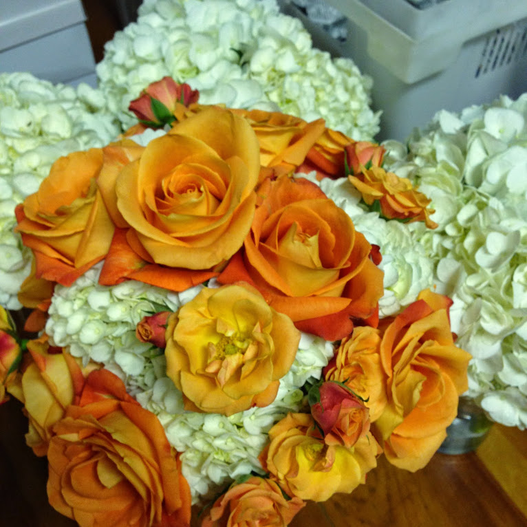 Beautiful Tennessee orange blooms for the bride's bouquet #PreppyPlanner
