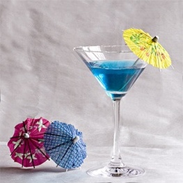 The Bon Voyage cocktail that is pool party worthy created by @TastyTrix #PreppyPlanner