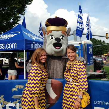 It's not football season without fun gameday outfits and a picture with JMU's Duke Dog #PreppyPlanner