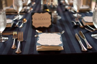 a navy and silver table setting from @amiatead #PreppyPlanner