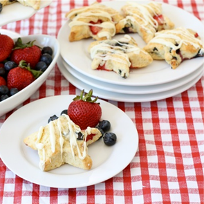 4th of July Red, White and Blue Scones #PreppyPlanner