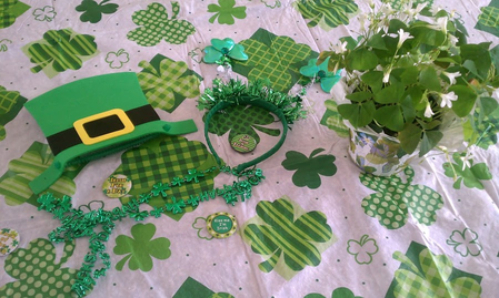 St. Patrick’s Day Weekend: My mom decked out the beach house for St. Patrick’s Day #PreppyPlanner
