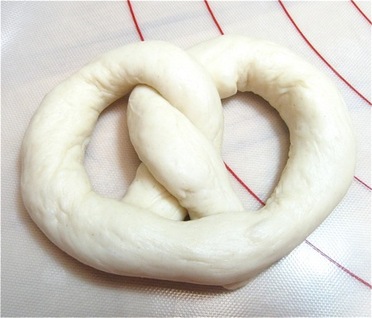 Sourdough Pretzel Recipe: Make your own pretzel shape #PreppyPlanner