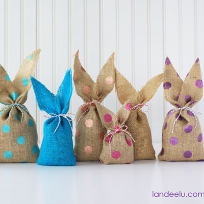 Easter Table Decorations: Curlap Easter Bunnies #PreppyPlanner