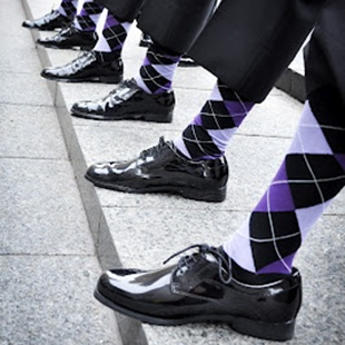 A Purple Wedding: dress your groomsmen in purple accessories like purple socks and ties #PreppyPlanner