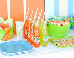 bright colored drinks make any surf party festive by @karaspartyideas #PreppyPlanner