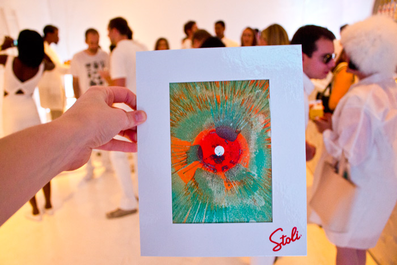 Paint Party: Spin Art favors that each guest could make and take with them #PreppyPlanner