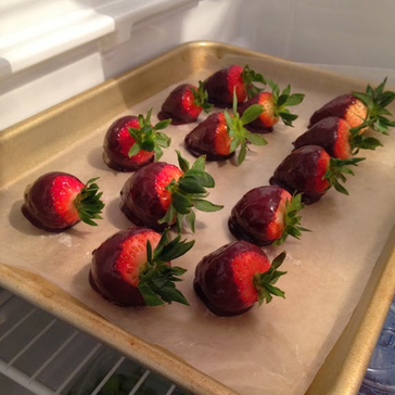 Strawberries dipped in homemade chocolate fondue #PreppyPlanner