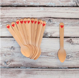 Valentine's Day Party Crafting: Heart Stamped Spoons #PreppyPlanner