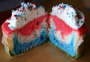 Memorial Day Party: Red, White and Blue Cupcakes #PreppyPlanner
