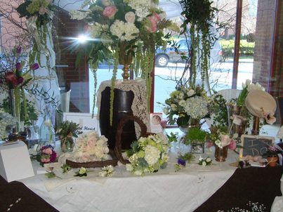 Bridal Show: Great place to find local florists and ideas on floral displays #PreppyPlanner