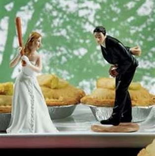 The perfect baseball wedding cake topper #PreppyPlanner