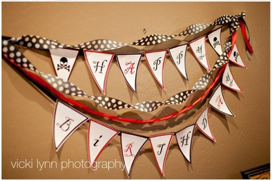 create your own party banner for a pirate themed party #PreppyPlanner