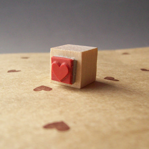 Valentine's Day Party Crafting: Mini Heart Stamp #PreppyPlanner