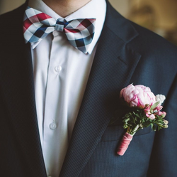 Wedding Traditions: The Groom's Boutonniere #PreppyPlanner